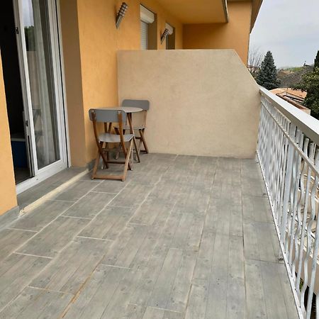 Logis Hotel Le Clement V Roquemaure  Bagian luar foto