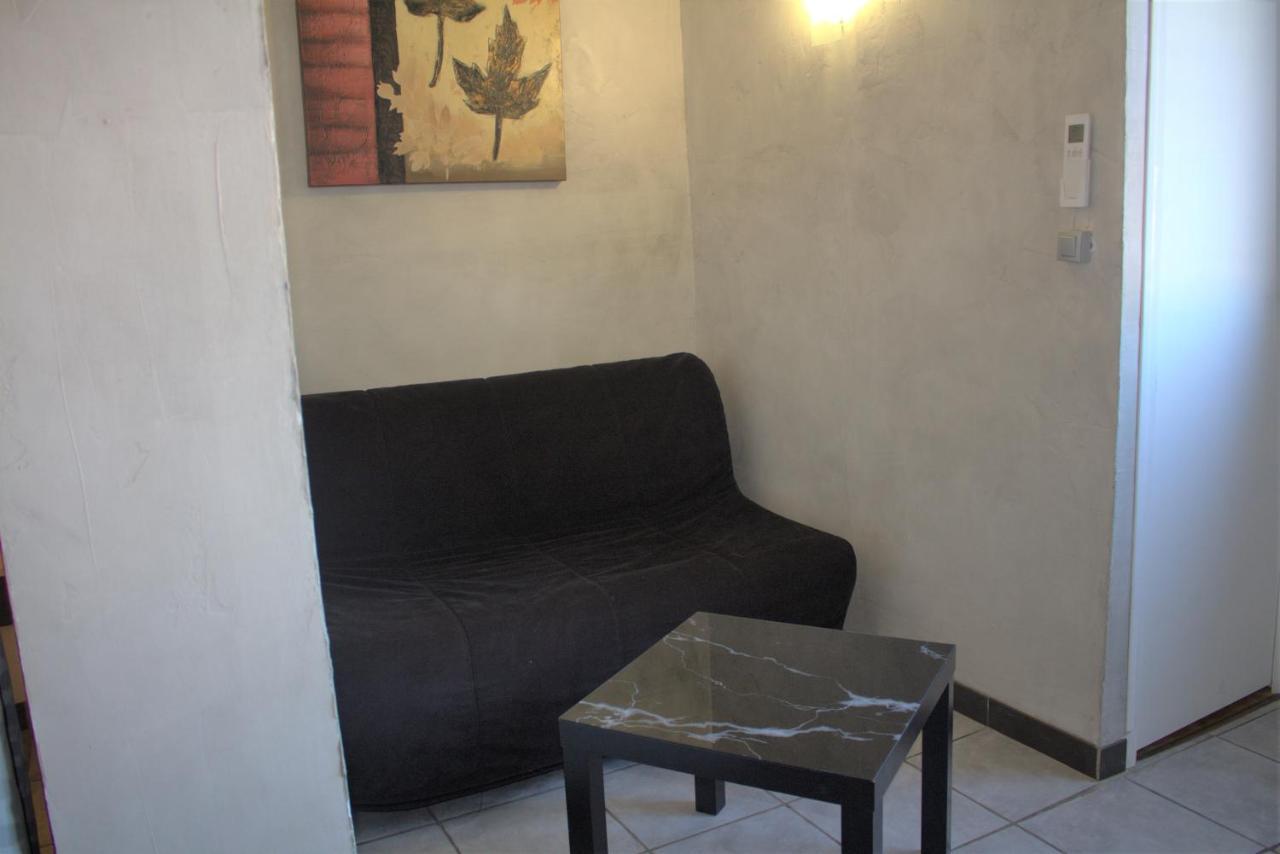 Logis Hotel Le Clement V Roquemaure  Bagian luar foto