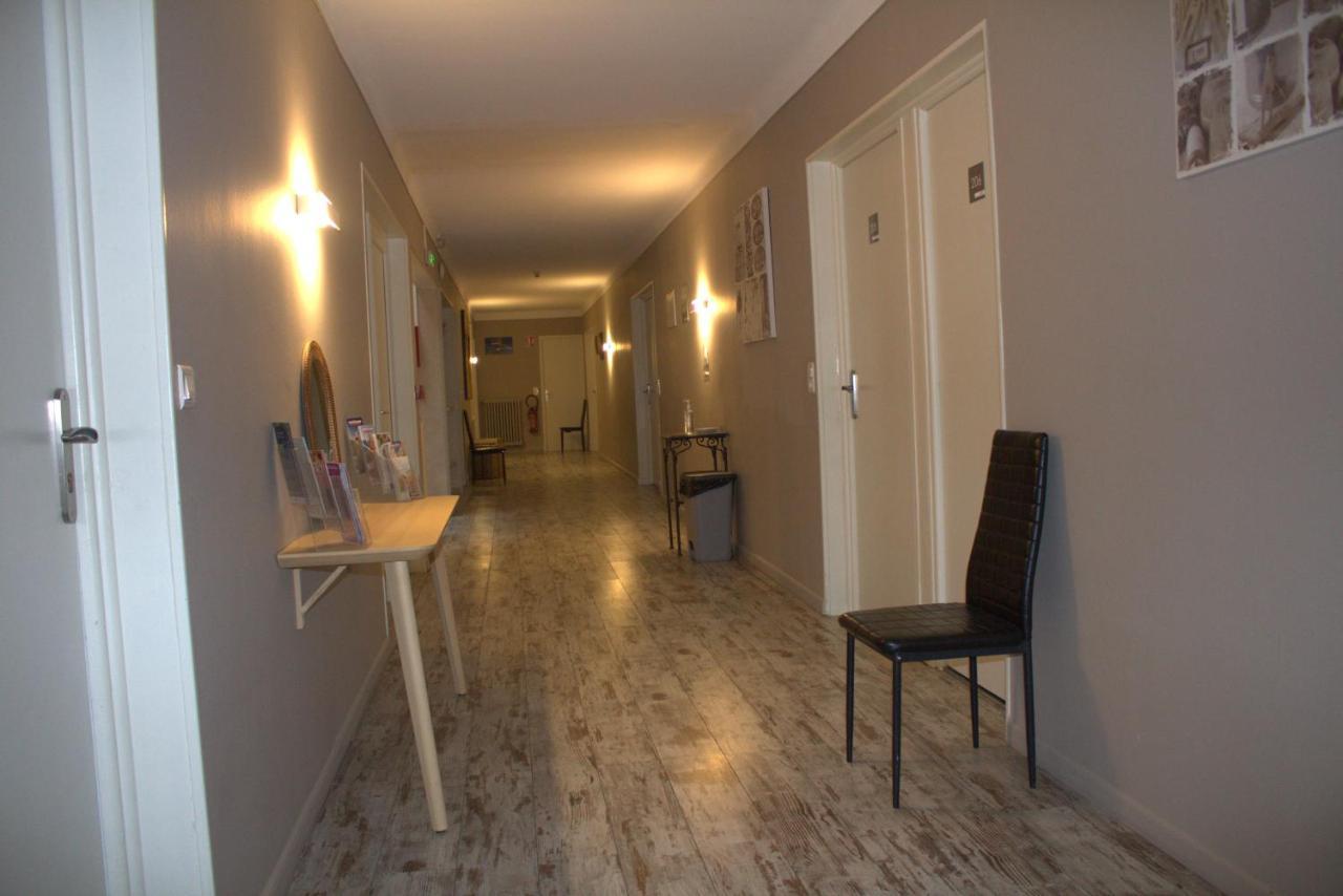 Logis Hotel Le Clement V Roquemaure  Bagian luar foto