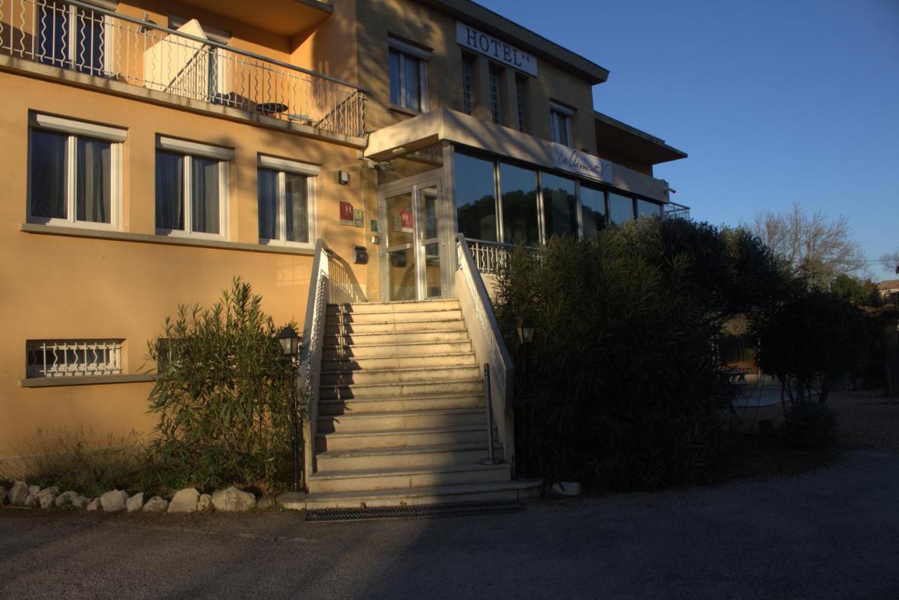 Logis Hotel Le Clement V Roquemaure  Bagian luar foto