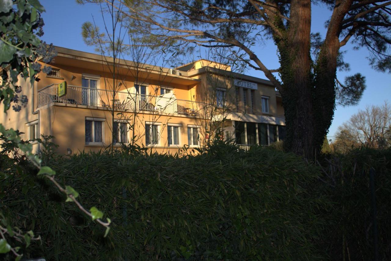 Logis Hotel Le Clement V Roquemaure  Bagian luar foto