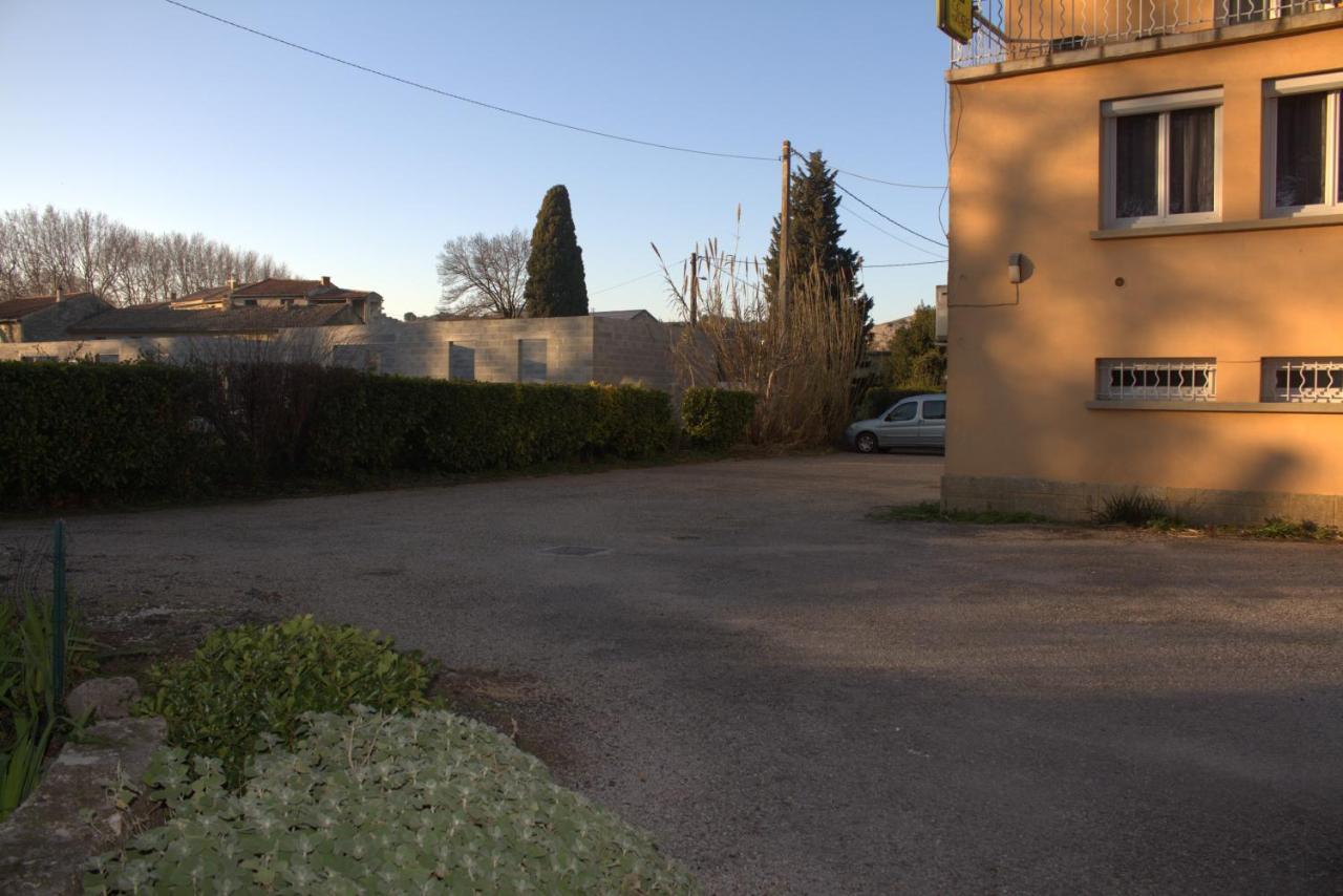 Logis Hotel Le Clement V Roquemaure  Bagian luar foto
