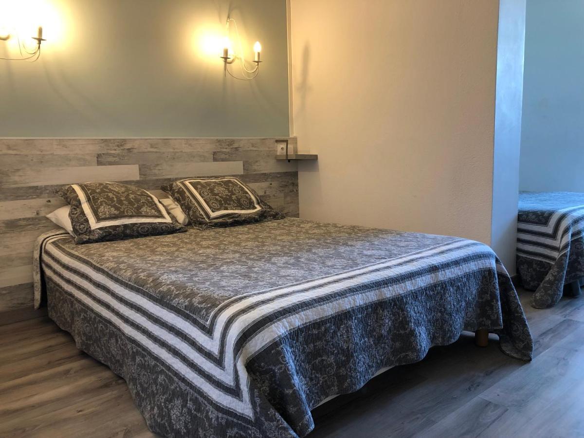 Logis Hotel Le Clement V Roquemaure  Bagian luar foto