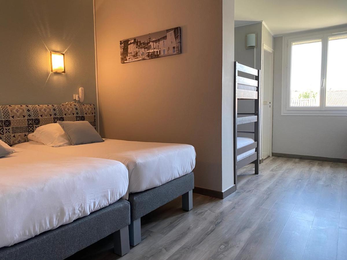 Logis Hotel Le Clement V Roquemaure  Bagian luar foto
