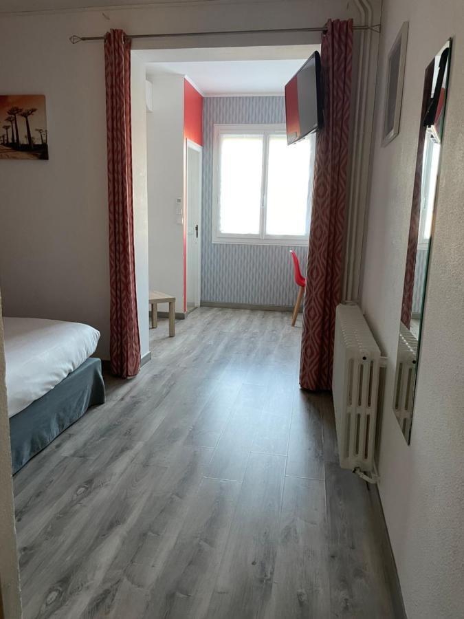 Logis Hotel Le Clement V Roquemaure  Bagian luar foto