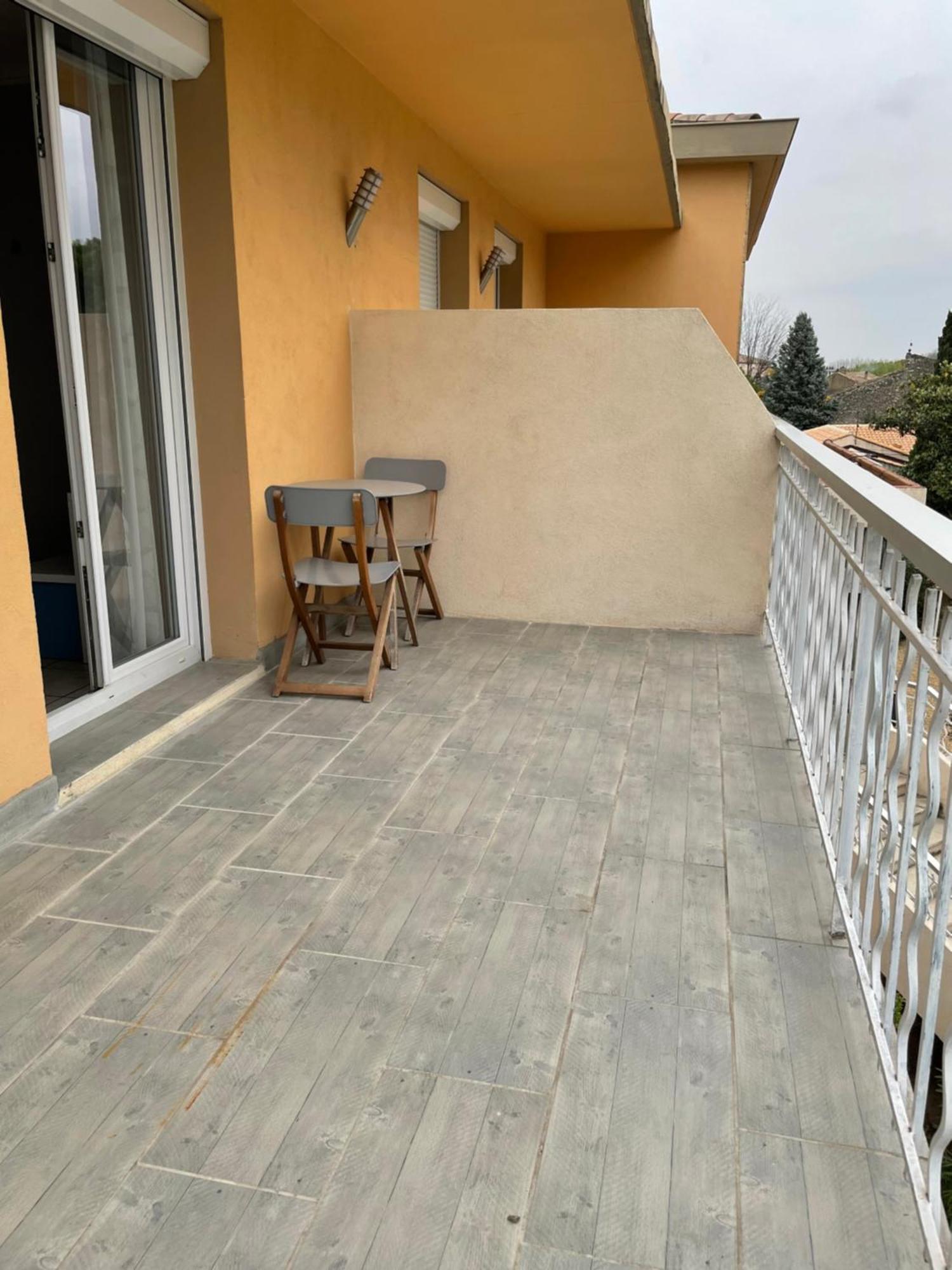 Logis Hotel Le Clement V Roquemaure  Bagian luar foto
